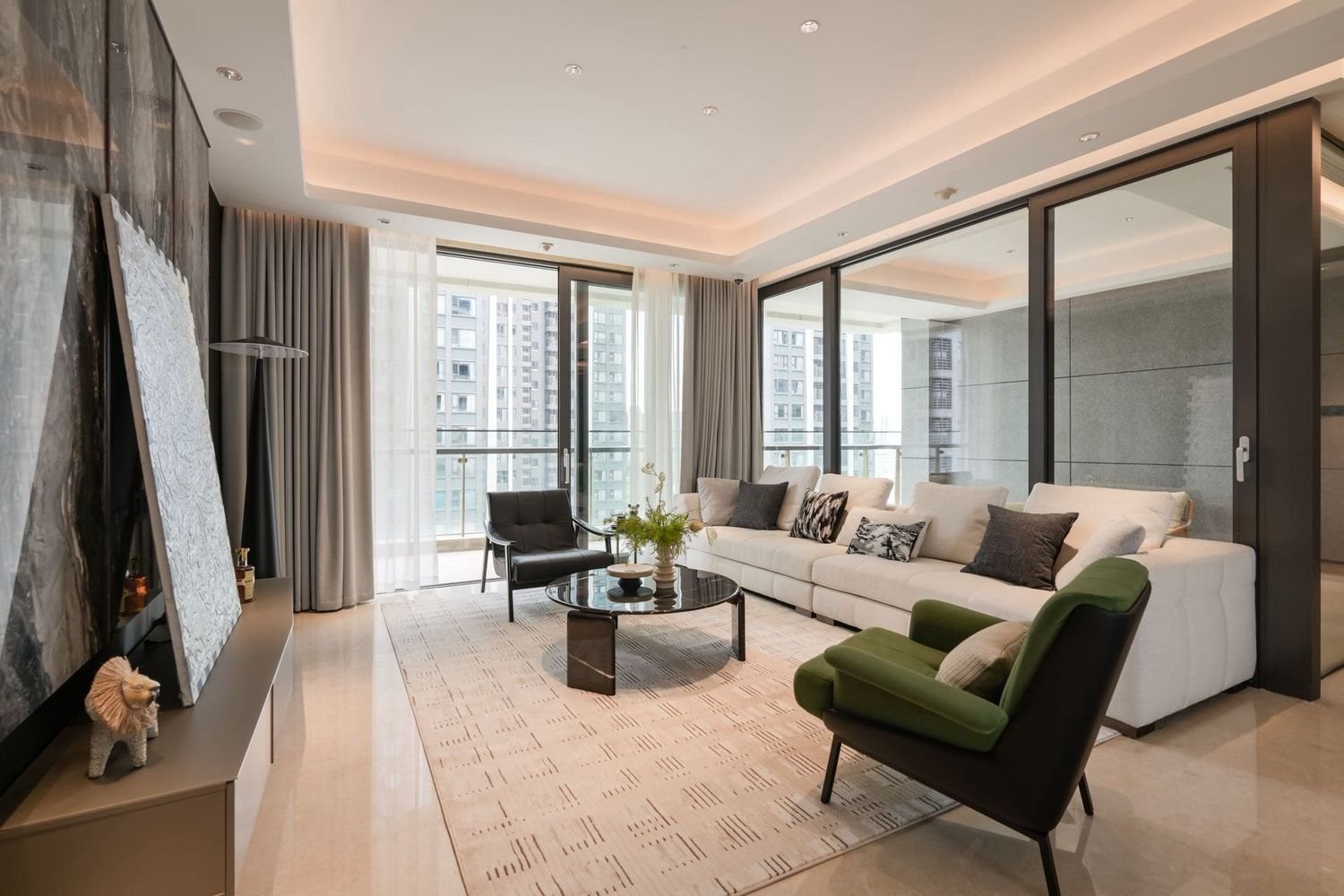 Brand new, uninhabited house guangzhou Baiyun apartment 3BR 190SQM- Longhu Tianyi（龙湖天奕）